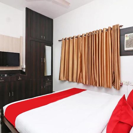 Goroomgo Hotel Manurama Ruby Kolkata Exterior photo