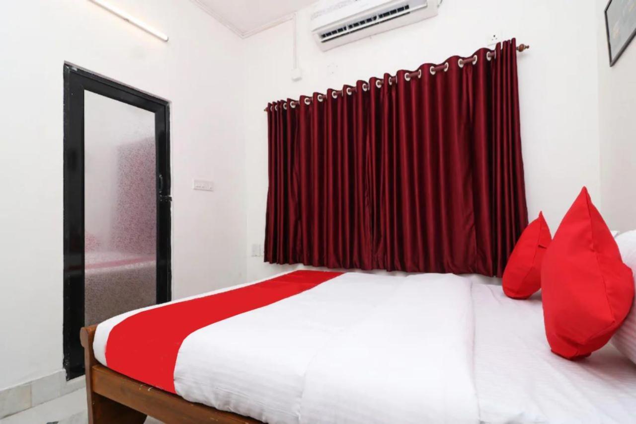 Goroomgo Hotel Manurama Ruby Kolkata Exterior photo